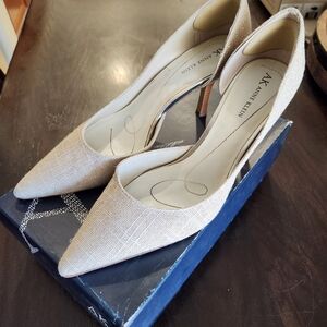 Anne Klein Women's Tan Heels